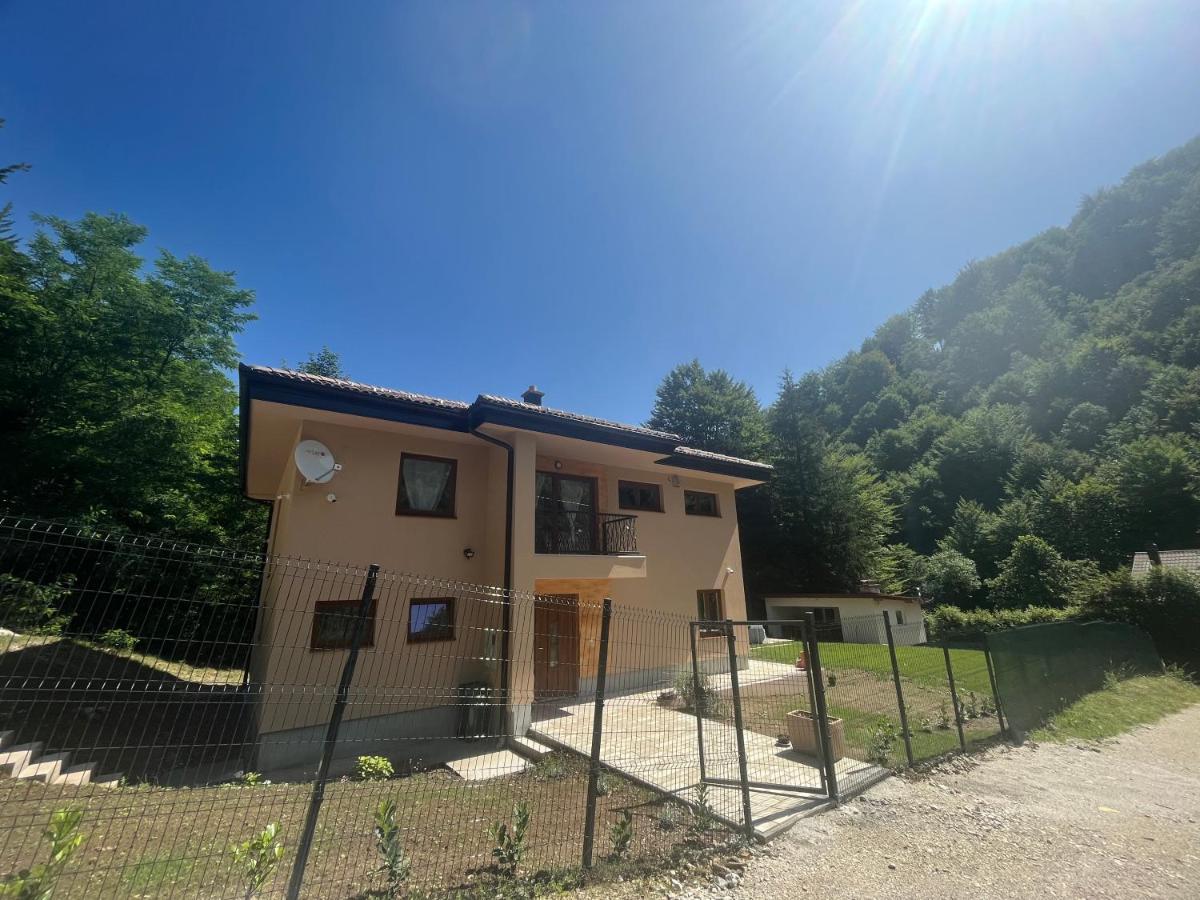 Rivus Villa *